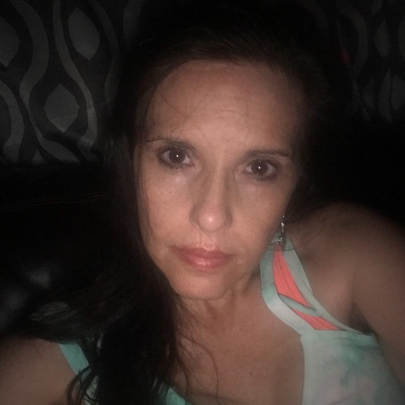 Meet your Posher, Donna - Picture 1 of 2